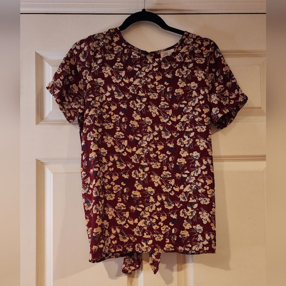 Sienna Sky burgundy floral flowey short sleeve blouse M